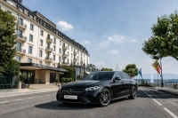 Drop-off at The Woodward - Book a transfer in a Mercedes-Benz E-Class