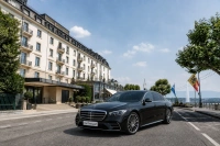 Drop-off at The Woodward - Book a transfer in a Mercedes-Benz S-Class