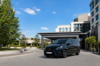 Drop-off at Geneva Marriott Hotel - Book a transfer in a Mercedes-Benz V-Class